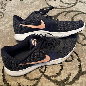Nike Flex Trainer 8 athletic shoes - womens 11.5